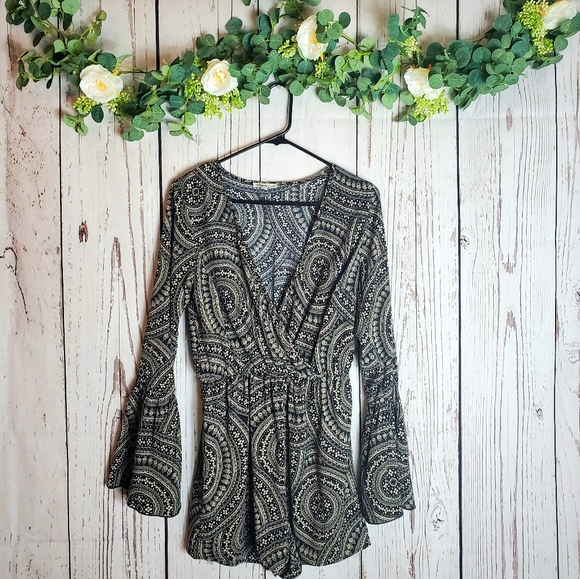 Charlotte Russe Pants - Charlotte Russe romper 🌿